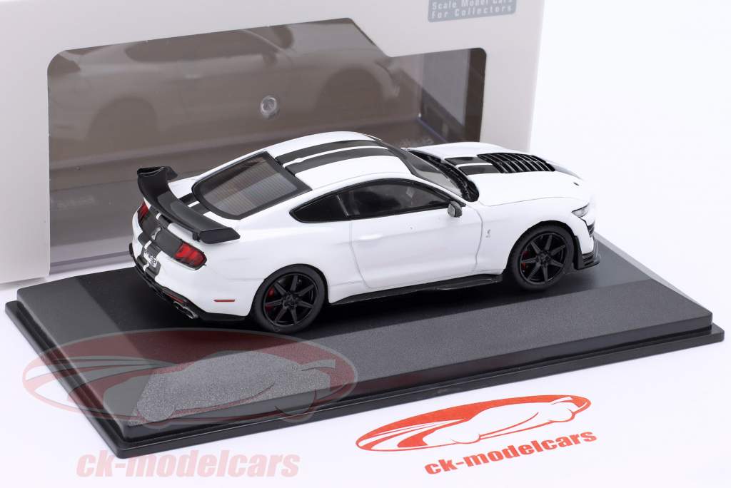 Ford Shelby Mustang GT500 Fast Track hvid / sort 1:43 Solido