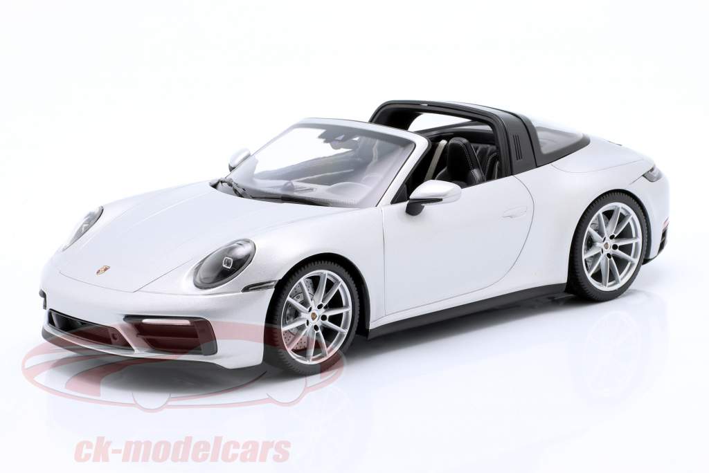 Porsche 911 (992) Targa 4 GTS Ano de construção 2021 Prata GT metálico 1:18 Minichamps