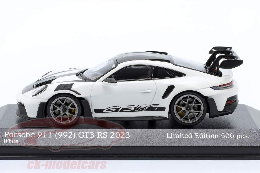 Porsche 911 (992) GT3 RS 2023 weiß / silberne Felgen & Dekor 1:43 Minichamps