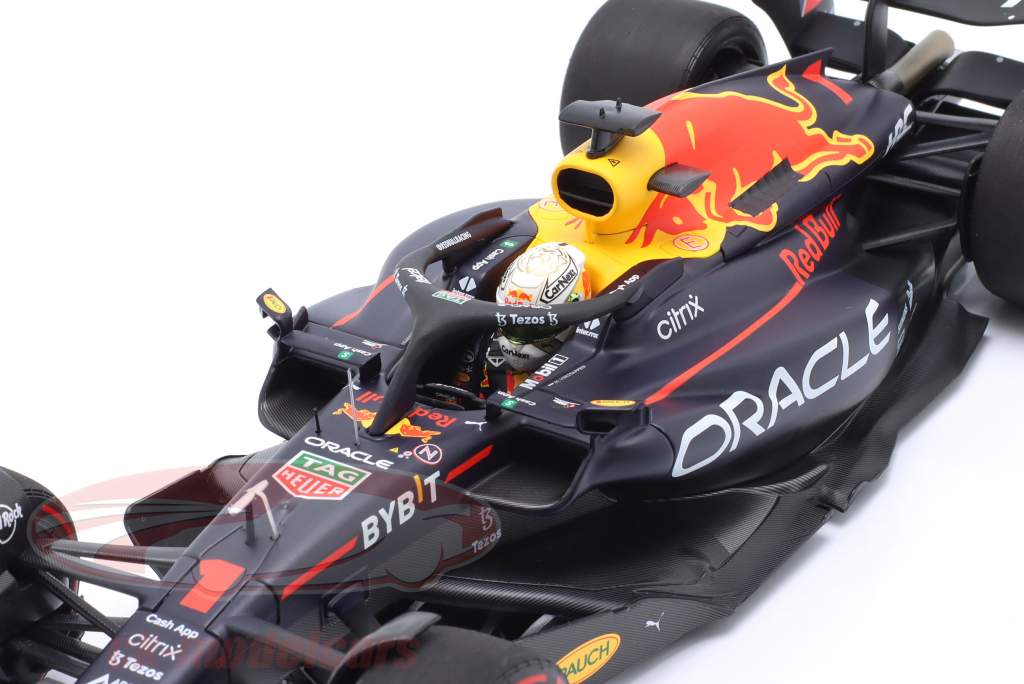 Max Verstappen Red Bull RB18 #1 gagnant Hongrie GP formule 1 Champion du monde 2022 1:18 Minichamps