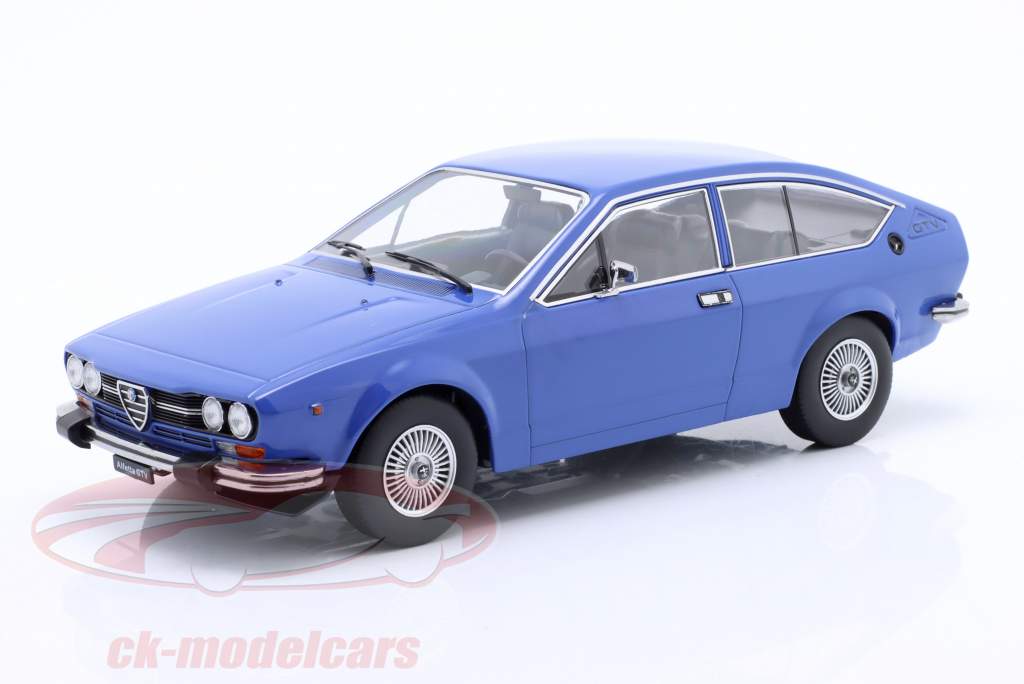 Alfa Romeo Alfetta 2000 GTV Année de construction 1976 bleu 1:18 KK-Scale
