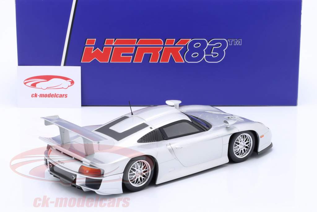 Porsche 911 GT1 Street Version 1997 sølv 1:18 WERK83
