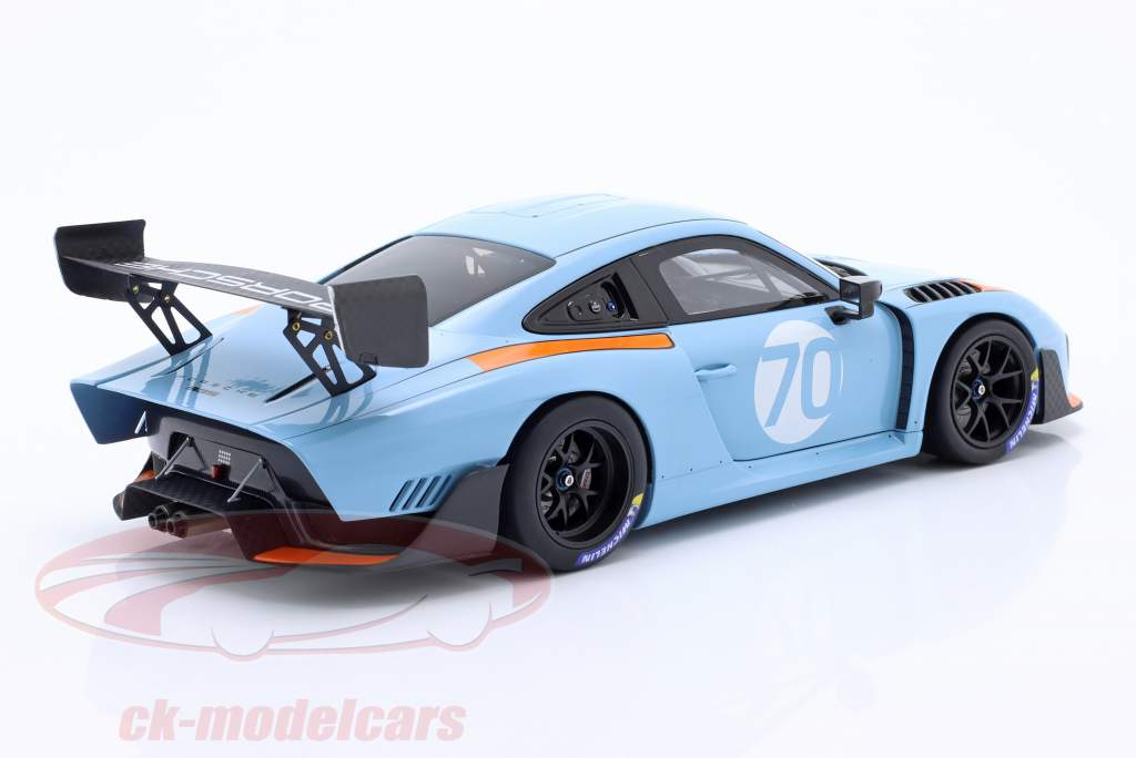 Porsche 935/19 Año de construcción 2020 Gulf azul / naranja 1:18 Minichamps