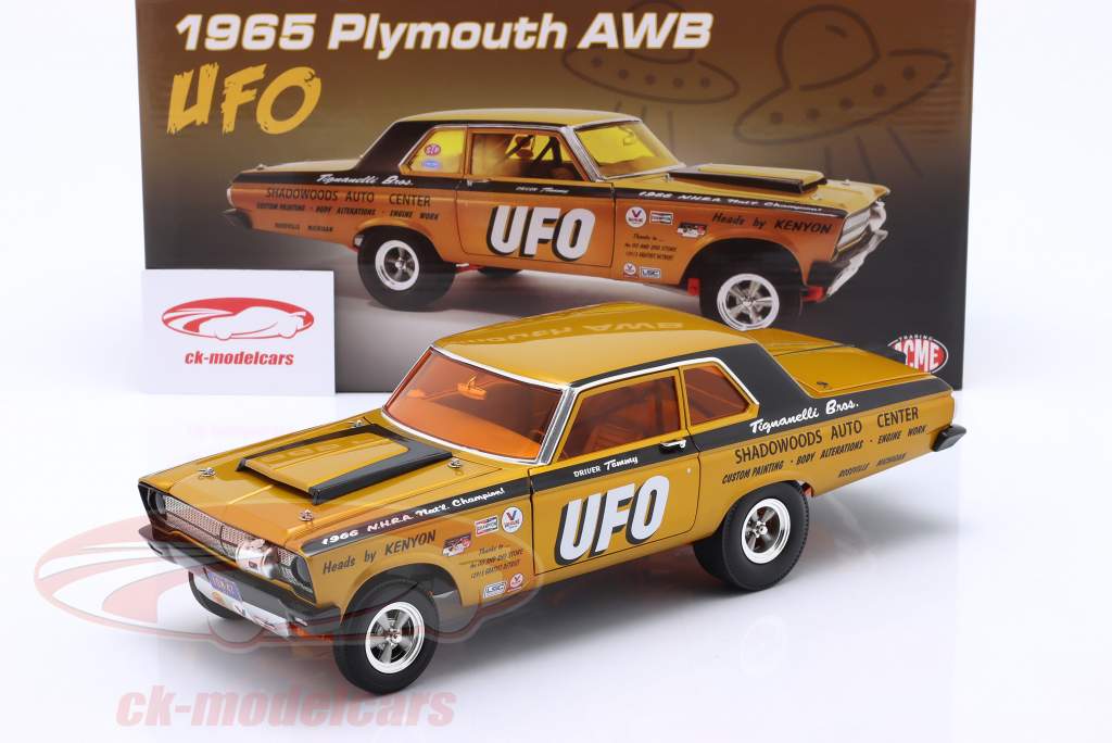Plymouth AWB "UFO" Byggeår 1965 sort / guld 1:18 GMP