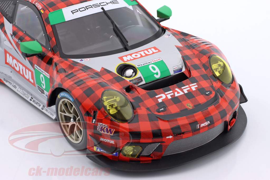 Porsche 911 GT3 R #9 ganador GTD 12h Sebring 2021 Pfaff Motorsports 1:18 Ixo
