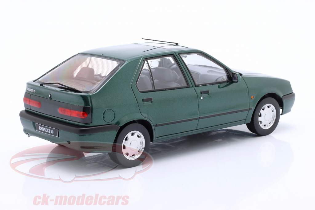 Renault 19 Ano de construção 1994 Britânico verde metálico 1:18 Triple9