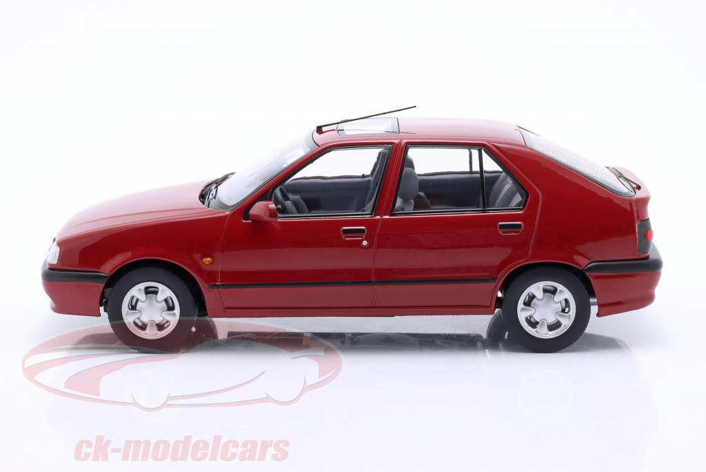 Renault 19 建设年份 1994 红色的 金属的 1:18 Triple9