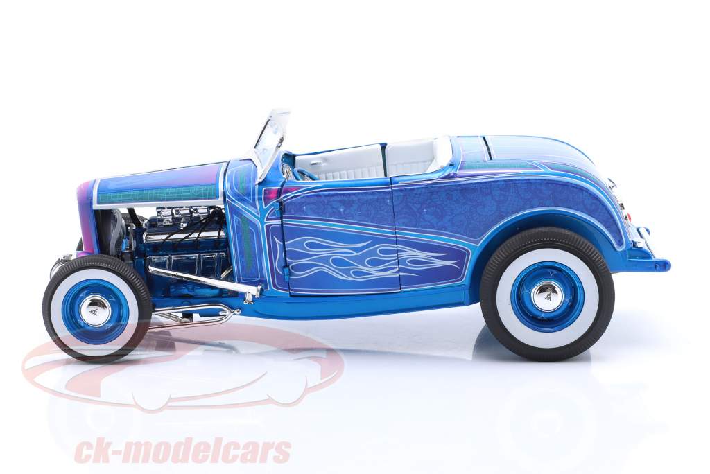 Ford Roadster "Blue Flame" Baujahr 1932 blau 1:18 GMP