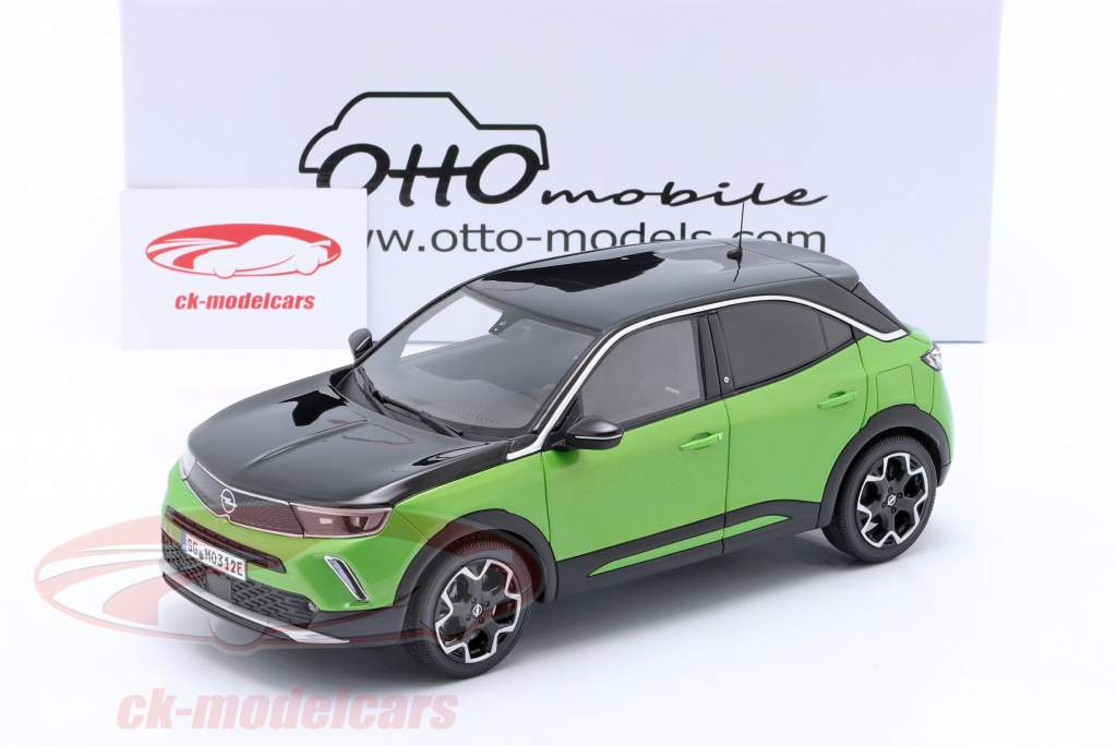 Opel Mokka E GS Line year 2021 green metallic / black 1:18 OttOmobile