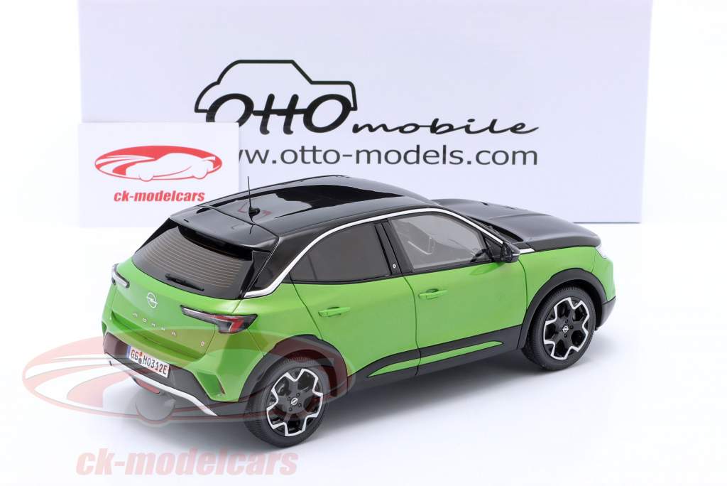 Opel Mokka E GS Line year 2021 green metallic / black 1:18 OttOmobile