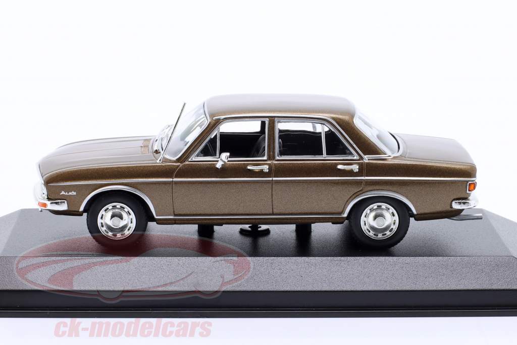 Audi 100 Année de construction 1969 brun métallique 1:43 Minichamps