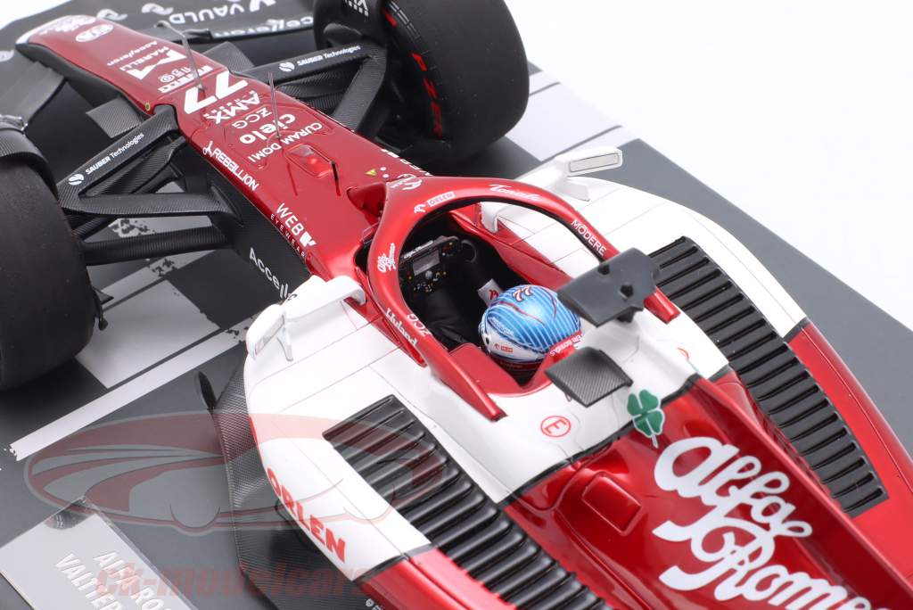 Zhou Guanyu Alfa Romeo C42 #24 10 Bahrain GP formel 1 2022 1:18 Minichamps