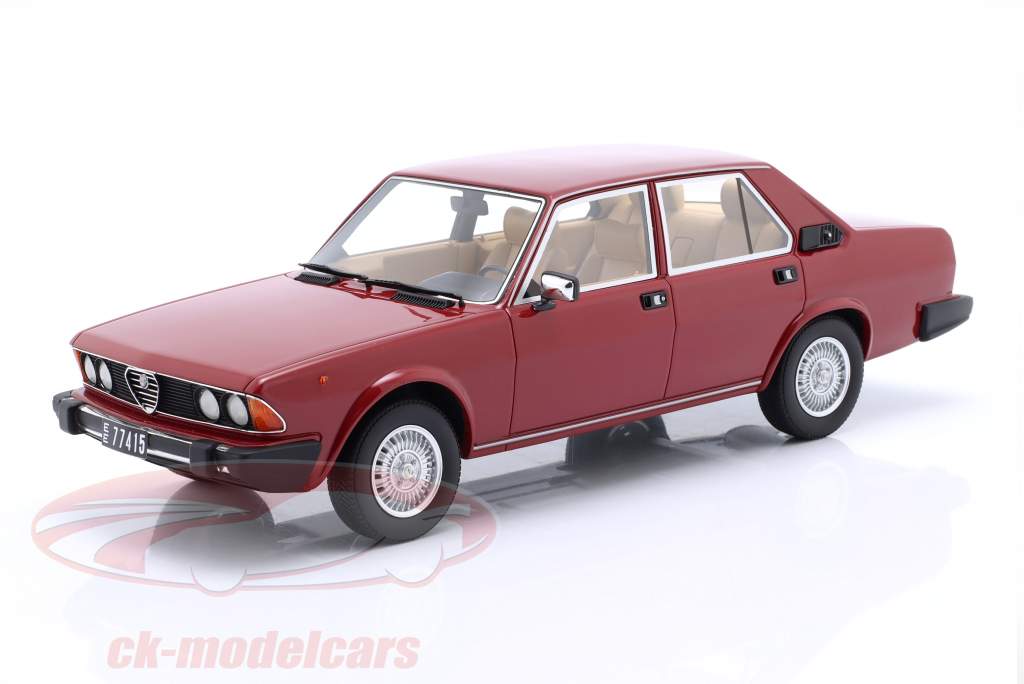 Alfa Romeo Alfa 6 2.5 （类型 119) 1979-83 红色的 1:18 Cult Scale