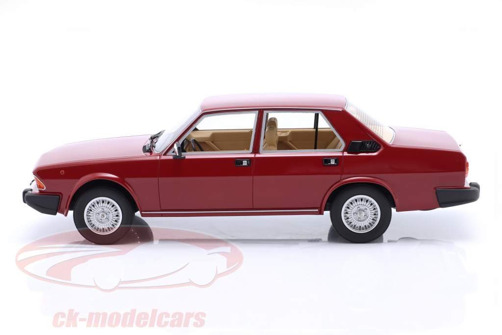 Alfa Romeo Alfa 6 2.5 (Tipo 119) 1979-83 rojo 1:18 Cult Scale