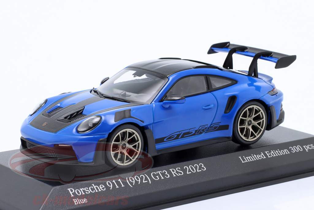 Porsche 911 (992) GT3 RS пакет Вайссах 2023 синий / золотые автомобильные диски 1:43 Minichamps