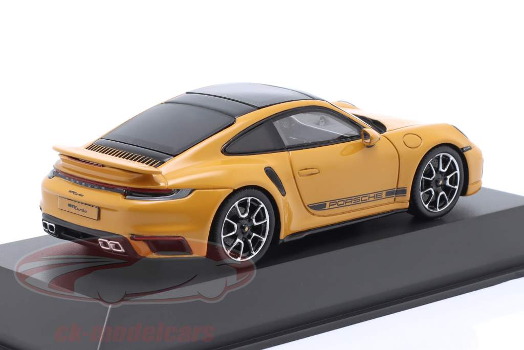 Porsche 911 (992) Turbo Bahamas geel 1:43 Spark