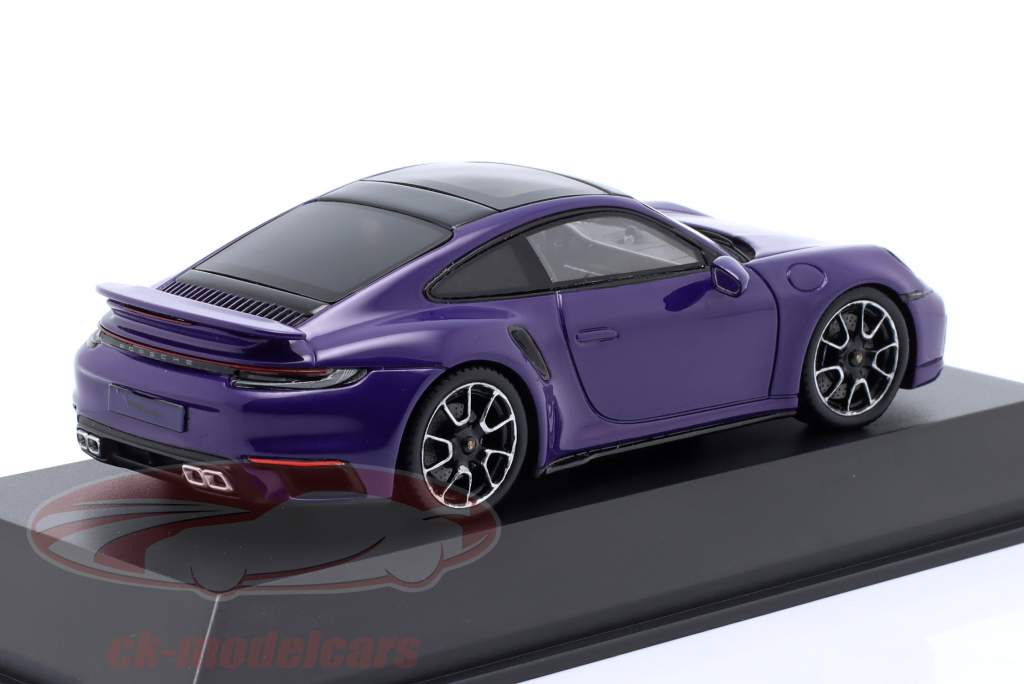 Porsche 911 (992) Turbo ultraviolett 1:43 Spark