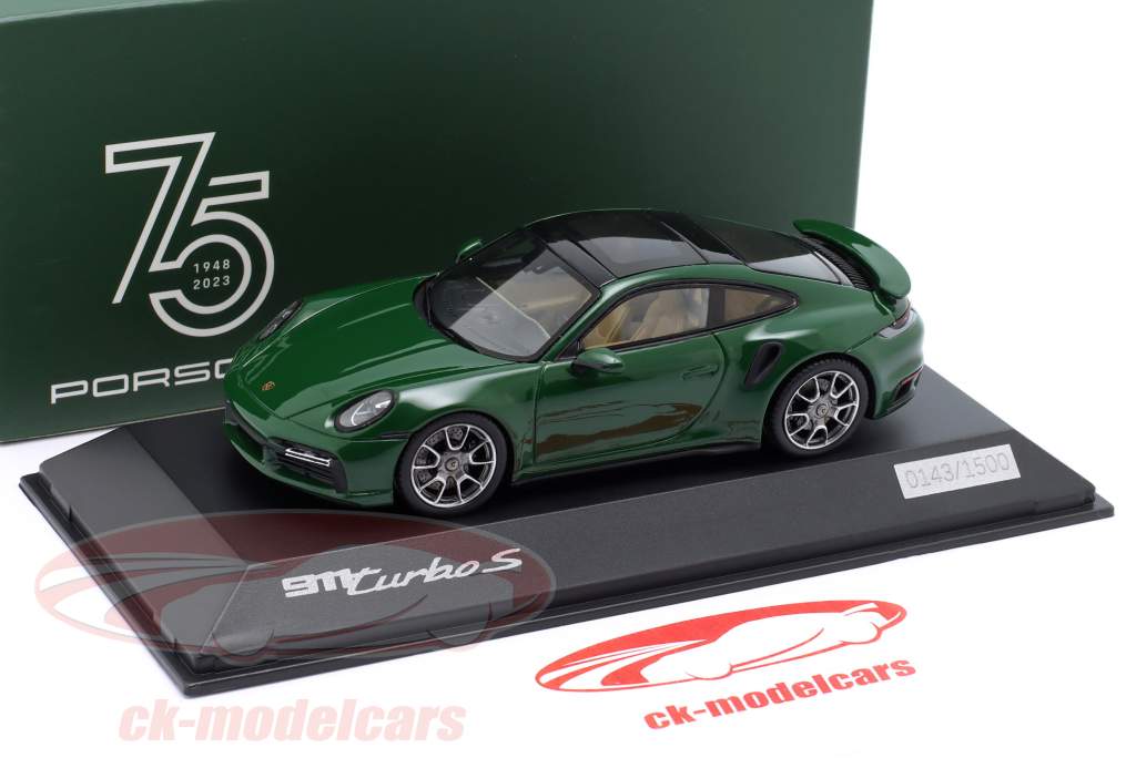 Porsche 911 (992) Turbo S année de construction 2021 vert irlandais 1:43 Spark