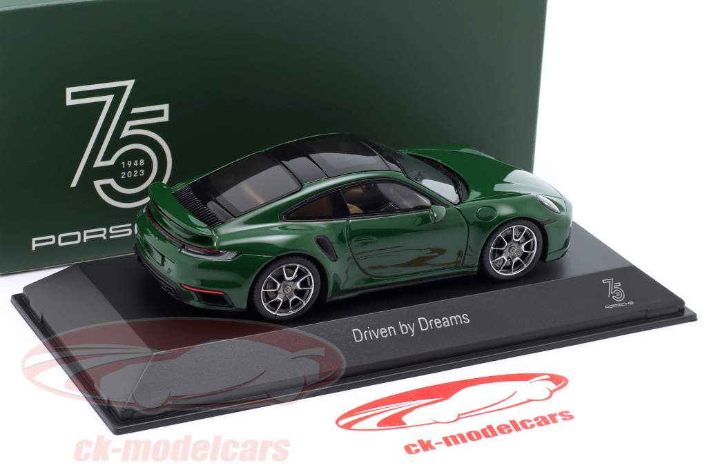 Porsche 911 (992) Turbo S årgang 2021 Irsk grøn 1:43 Spark
