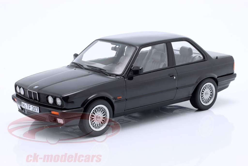 BMW 325i E30 Ano de construção 1988 preto metálico 1:18 Norev