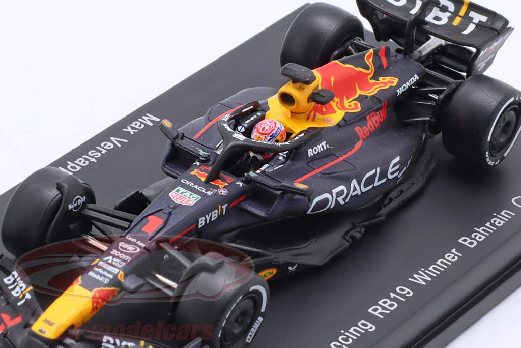 M. Verstappen Red Bull RB19 #1 winnaar Bahrain GP formule 1 Wereldkampioen 2023 1:64 Spark
