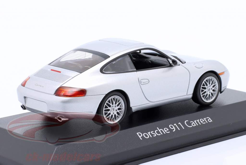 Porsche 911 (996) year 1998 silver metallic 1:43 Minichamps