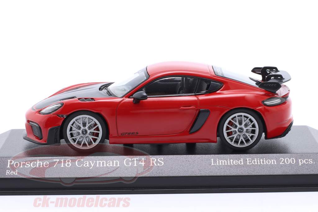Porsche 718 (982) Cayman GT4 RS 2021 rød / sølv fælge 1:43 Minichamps