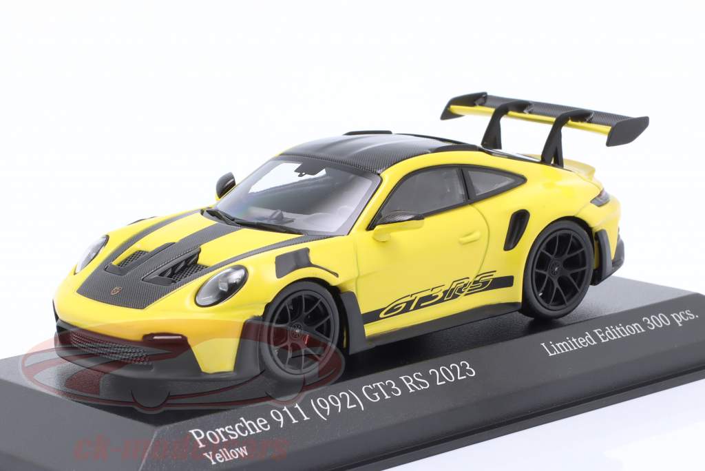 Porsche 911 (992) GT3 RS Paquete Weissach 2023 amarillo / negro llantas 1:43 Minichamps