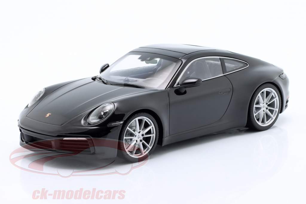 Porsche 911 (992) Carerra 4S nero 1:18 Minichamps