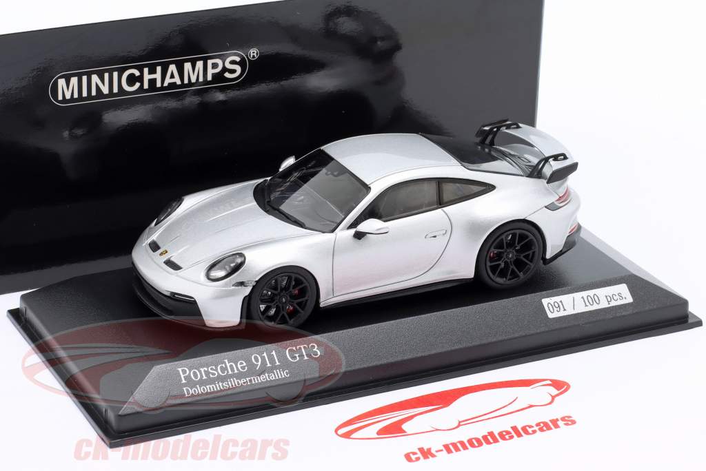 Porsche 911 (992) GT3 2021 argento dolomitico metallico / nero cerchi 1:43 Minichamps