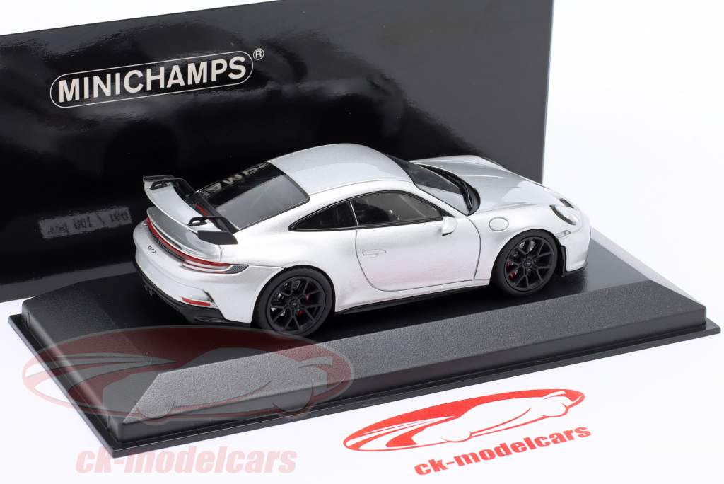 Porsche 911 (992) GT3 2021 доломит серебро металлический / черный автомобильные диски 1:43 Minichamps