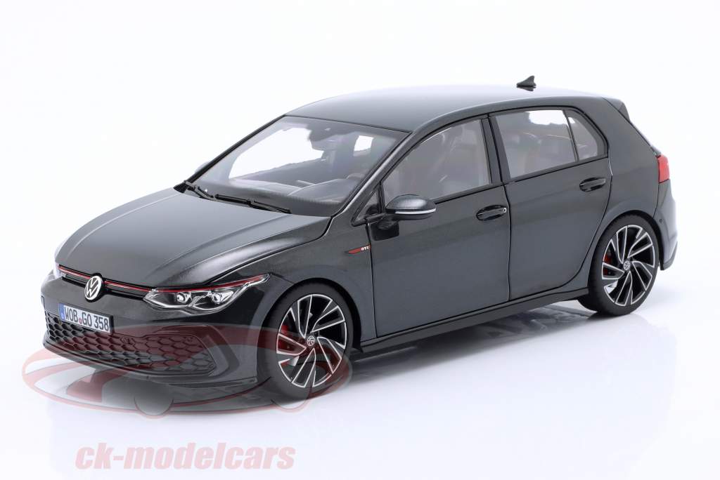 Volkswagen VW Golf VIII GTi Bouwjaar 2021 zwart metalen 1:18 Norev