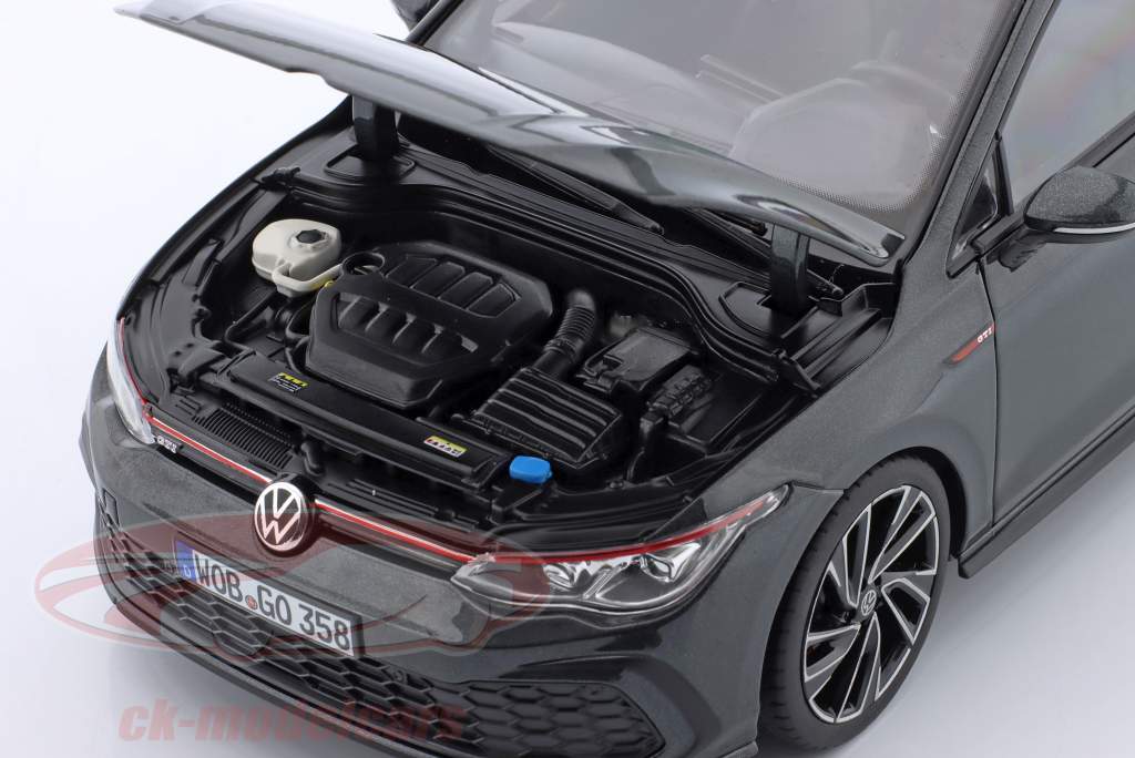Volkswagen VW Golf VIII GTi Ano de construção 2021 preto metálico 1:18 Norev