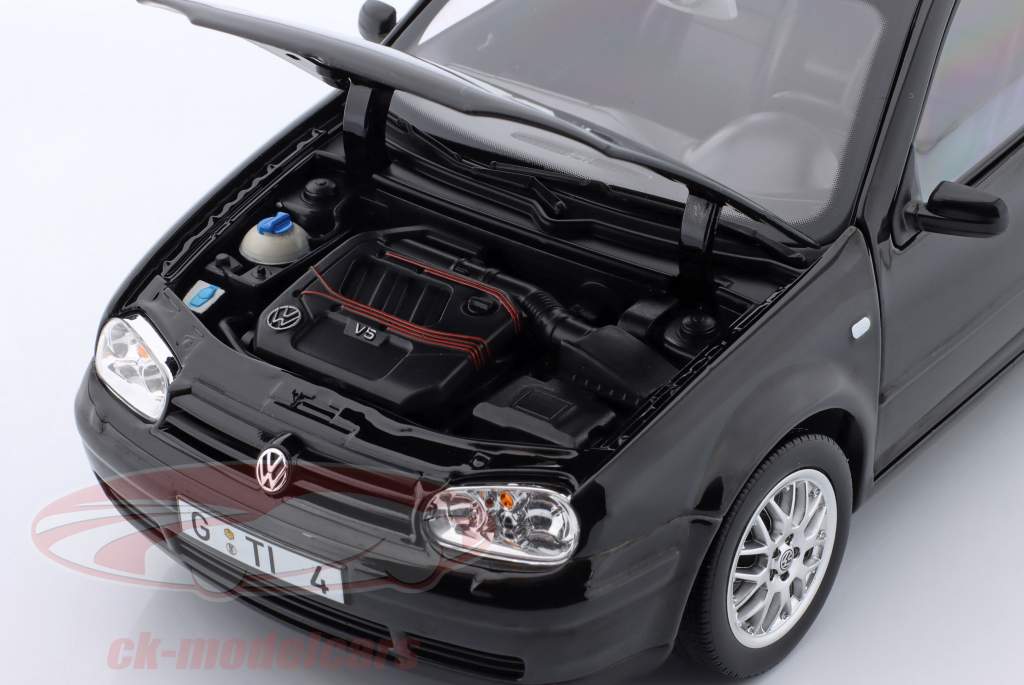 Volkswagen VW Golf IV GTi Baujahr 1998 schwarz 1:18 Norev