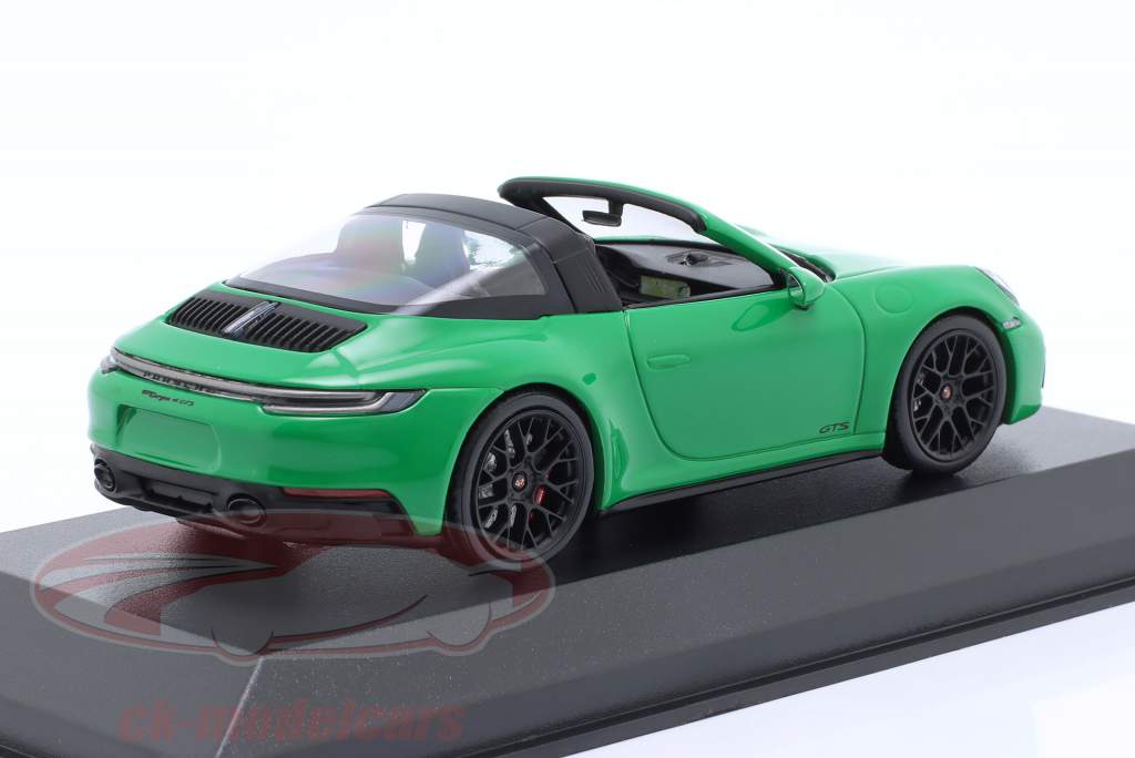 Porsche 911 (992) Targa 4 GTS Ano de construção 2022 pitão verde 1:43 Minichamps