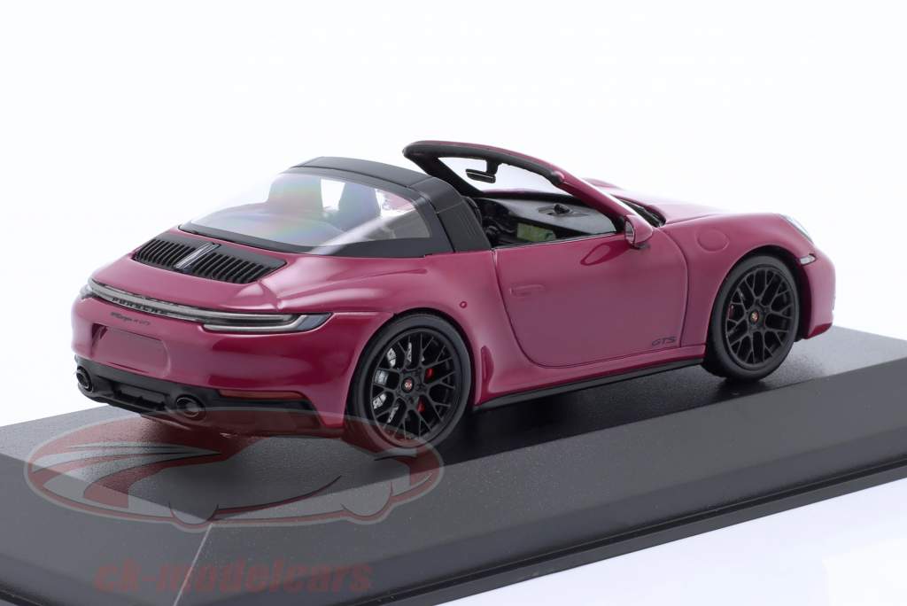 Porsche 911 (992) Targa 4 GTS Bouwjaar 2022 ster robijn nieuw 1:43 Minichamps