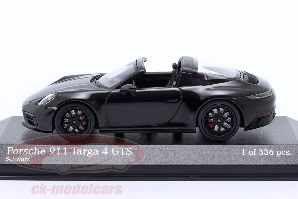Porsche 911 (992) Targa 4 GTS Byggeår 2022 sort 1:43 Minichamps