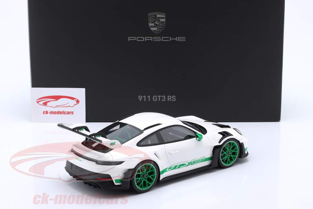 Porsche 911 (992) GT3 RS 2022 дань Carrera RS белый / зеленый 1:18 Spark