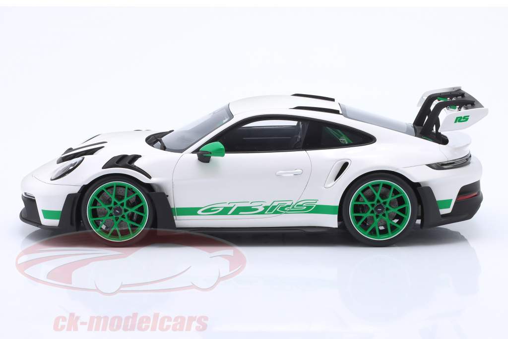 Porsche 911 (992) GT3 RS 2022 дань Carrera RS белый / зеленый 1:18 Spark