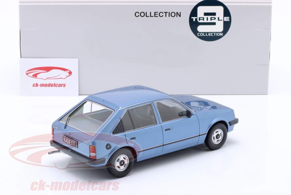 Opel Kadett D 建设年份 1984 蓝色的 金属的 1:18 Triple9
