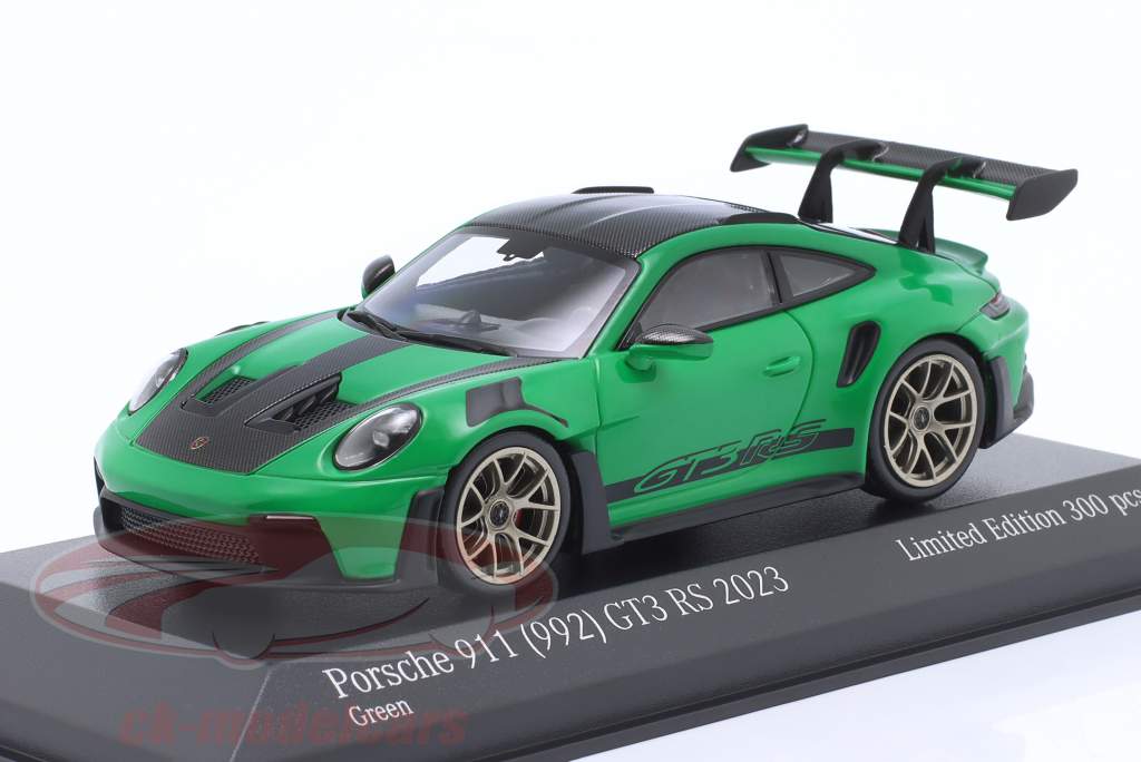 Porsche 911 (992) GT3 RS Weissach package 2023 green / golden rims 1:43 Minichamps