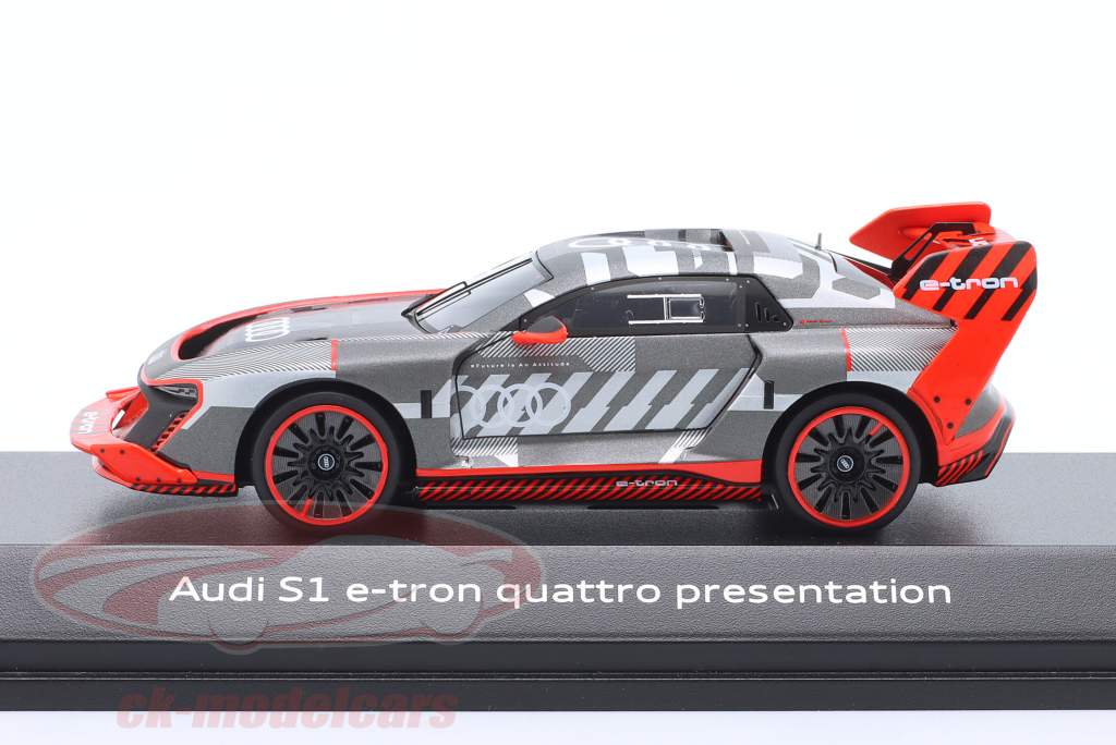 Audi S1 e-tron Quattro Presentation Car vermelho / preto / cinza prateado 1:43 Spark