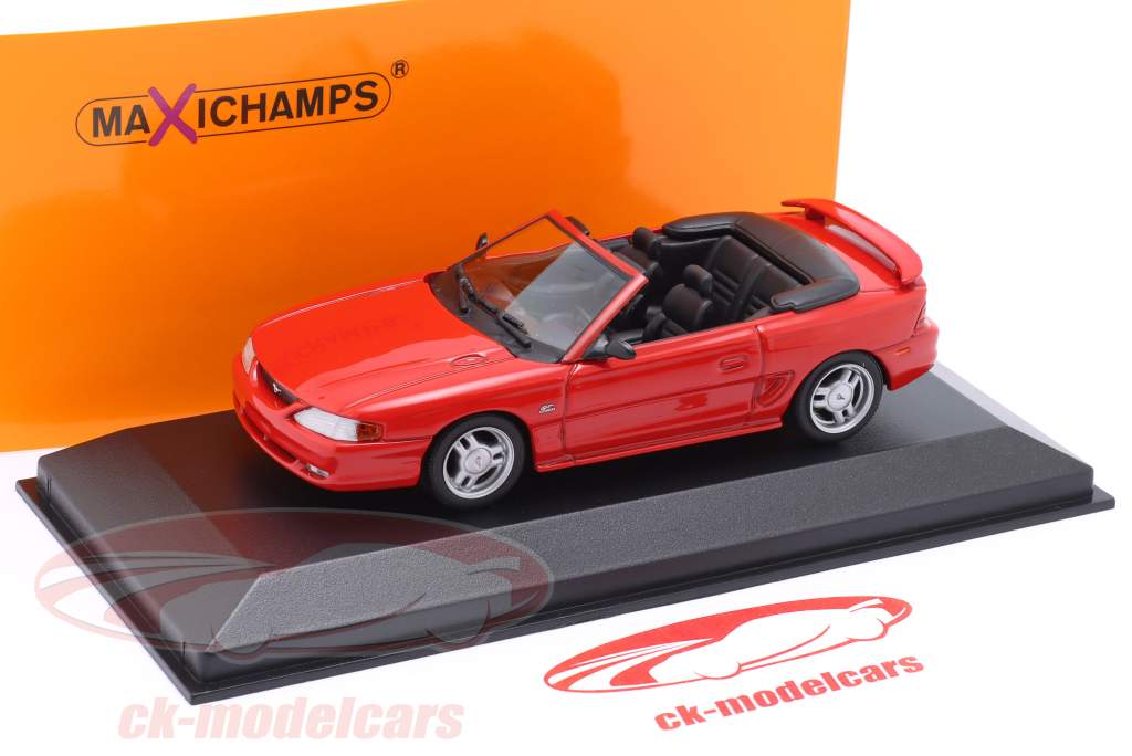 Ford Mustang Cabriolet year 1994 red 1:43 Minichamps