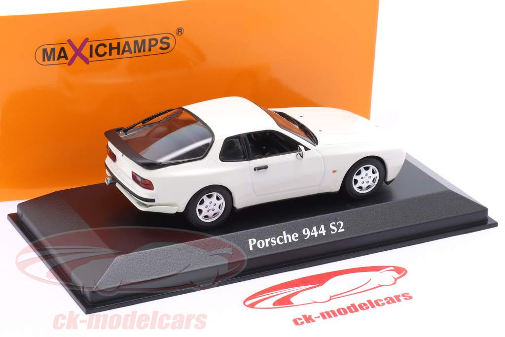 Porsche 944 S2 Byggeår 1989 hvid 1:43 Minichamps