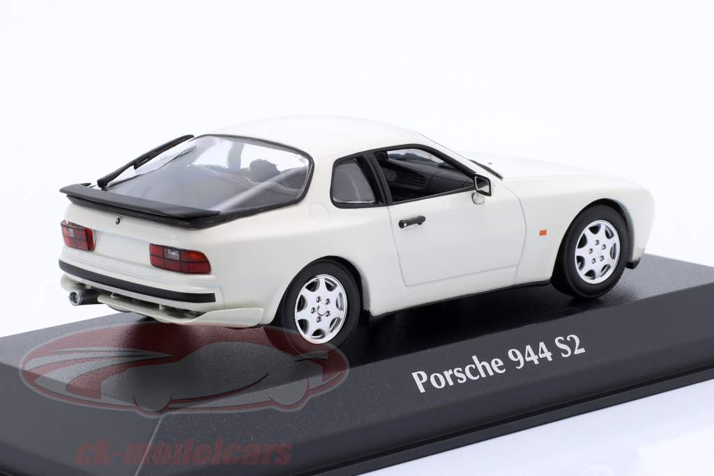 Porsche 944 S2 建設年 1989 白 1:43 Minichamps
