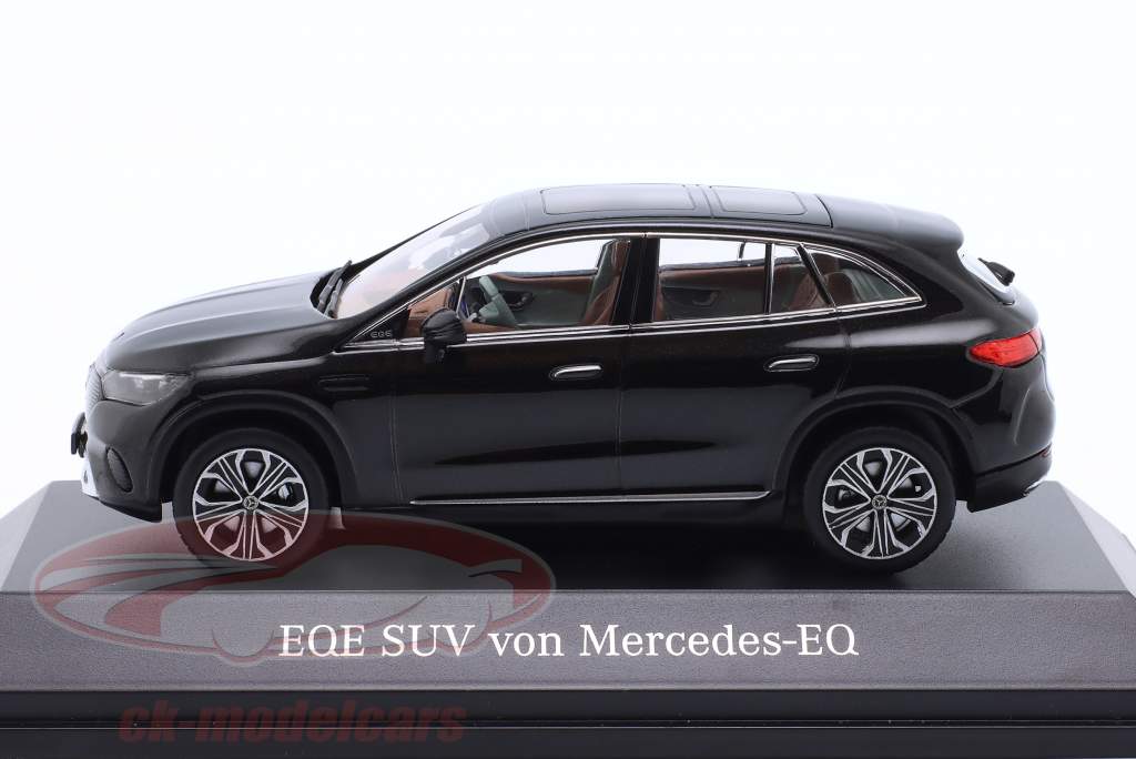 Mercedes-Benz EQE SUV (X294) Год постройки 2023 обсидиан черный 1:43 Spark