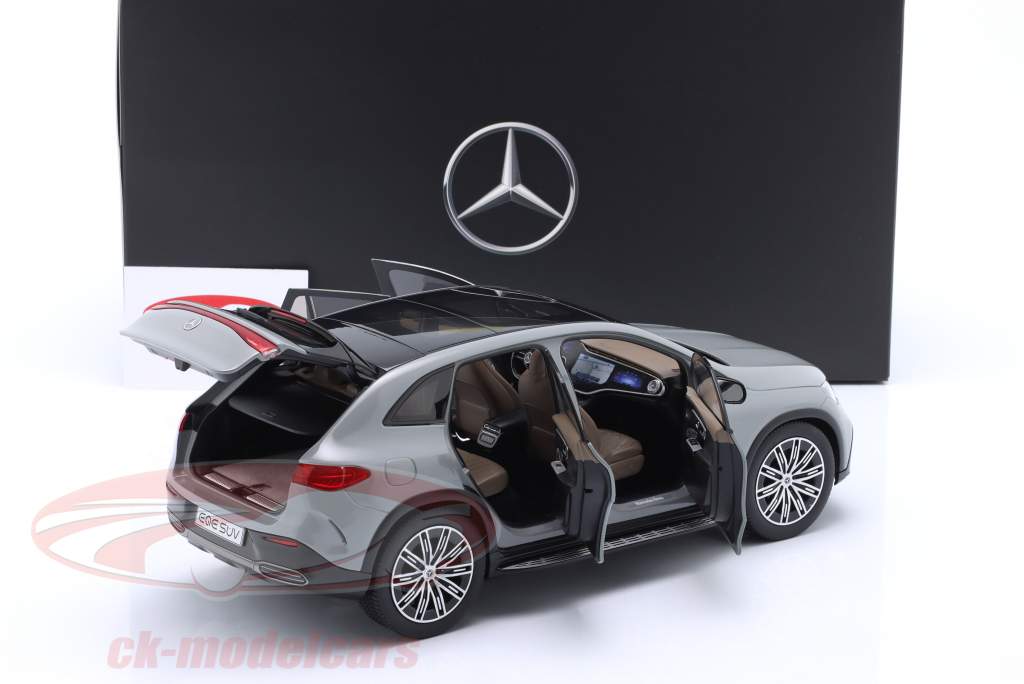 Mercedes-Benz EQE SUV (X294) 建设年份 2023 高山灰 1:18 NZG