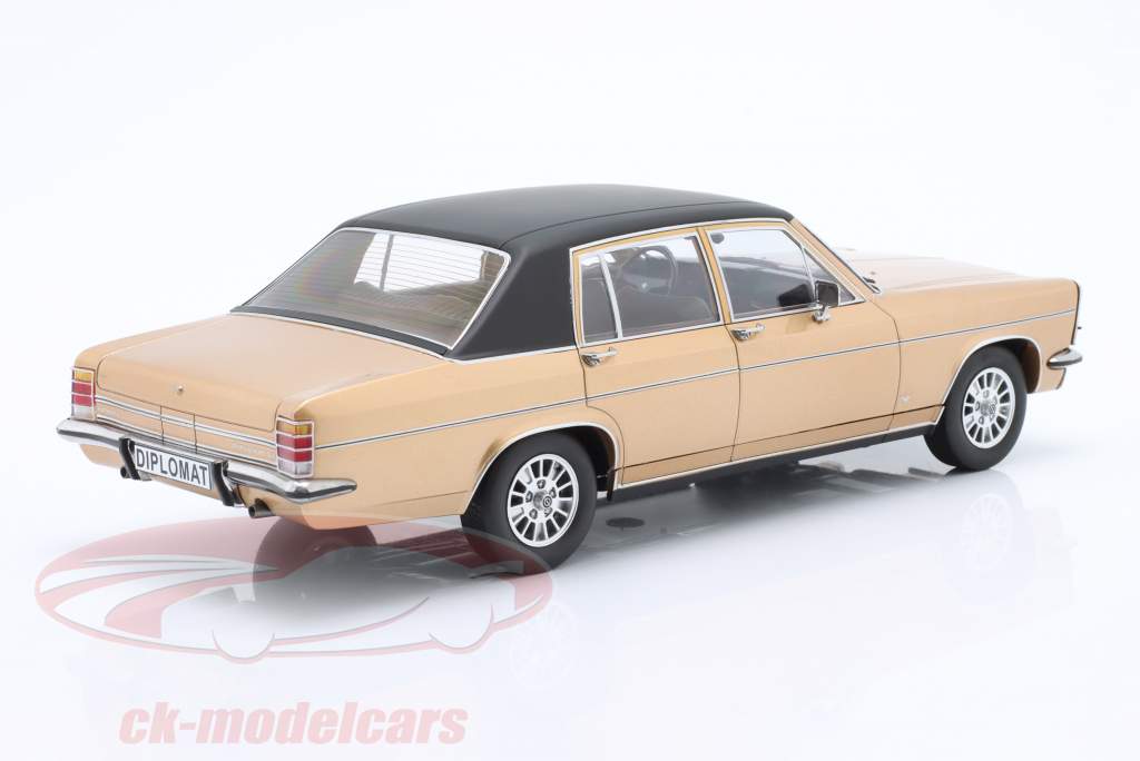 Opel Diplomat B 建设年份 1972 浅褐色的 金属的 / 哑光黑 1:18 Model Car Group