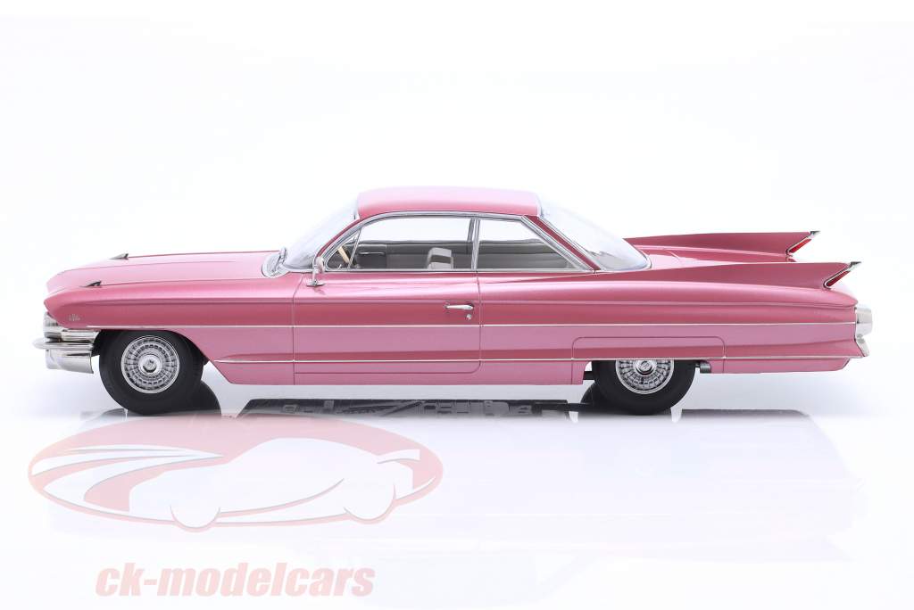 Cadillac Series 62 Coupe DeVille 建设年份 1961 粉色的 金属的 1:18 KK-Scale