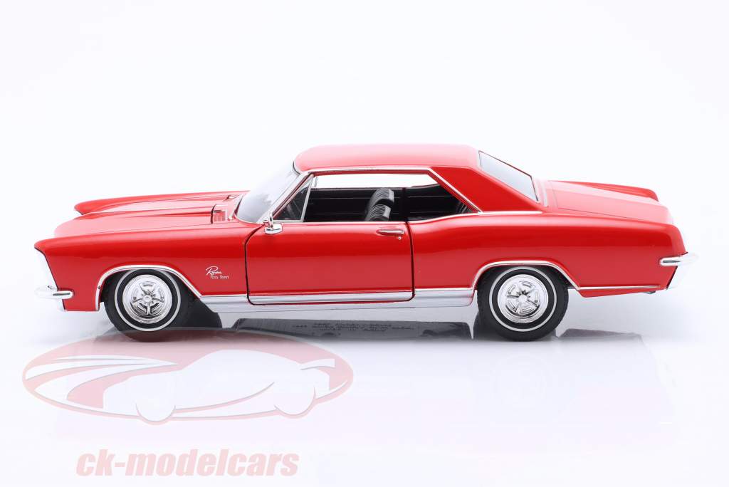 Buick Riviera Gran Sport year 1965 red 1:24 Welly